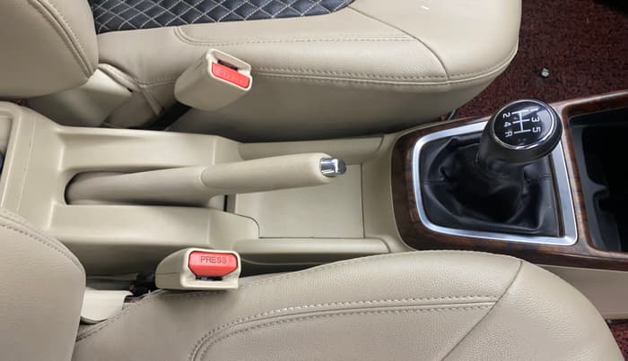 2017 Maruti Dzire ZXI, Petrol, Manual, 87,209 km, Gear Lever