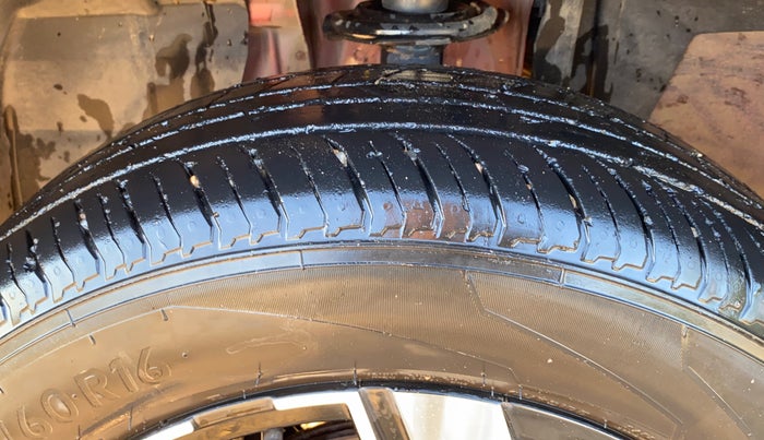 2023 Renault Kiger RXZ TURBO CVT DUAL TONE, CNG, Automatic, 19,444 km, Left Front Tyre Tread