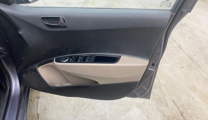 2016 Hyundai Grand i10 MAGNA AT 1.2 KAPPA VTVT, Petrol, Automatic, 80,179 km, Driver Side Door Panels Control