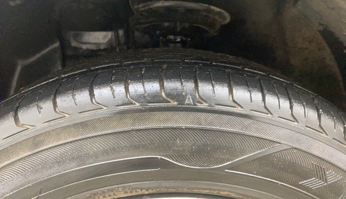 2016 Hyundai Grand i10 MAGNA AT 1.2 KAPPA VTVT, Petrol, Automatic, 80,179 km, Left Front Tyre Tread