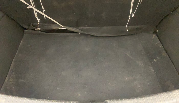 2016 Hyundai Grand i10 MAGNA AT 1.2 KAPPA VTVT, Petrol, Automatic, 80,179 km, Boot Inside