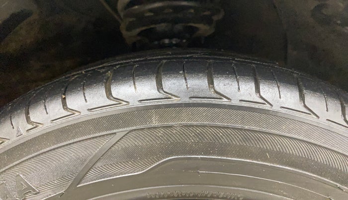 2016 Hyundai Grand i10 MAGNA AT 1.2 KAPPA VTVT, Petrol, Automatic, 80,179 km, Right Front Tyre Tread