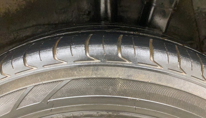 2016 Hyundai Grand i10 MAGNA AT 1.2 KAPPA VTVT, Petrol, Automatic, 80,179 km, Left Rear Tyre Tread