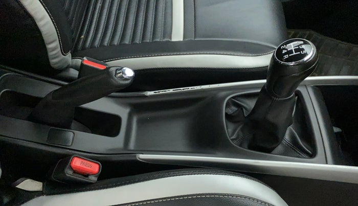 2018 Maruti Baleno DELTA 1.2 K12, Petrol, Manual, 90,358 km, Gear Lever