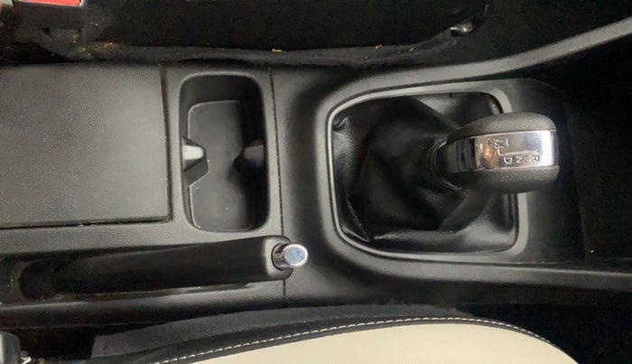 2021 Renault TRIBER RXZ AMT, Petrol, Automatic, 40,183 km, Gear Lever