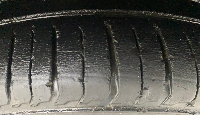 2021 Renault TRIBER RXZ AMT, Petrol, Automatic, 40,183 km, Left Front Tyre Tread