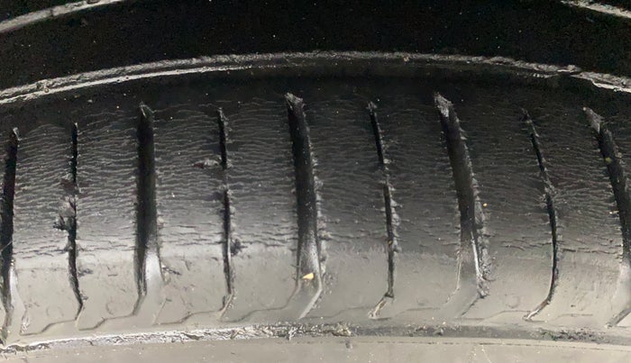 2021 Renault TRIBER RXZ AMT, Petrol, Automatic, 40,183 km, Left Rear Tyre Tread