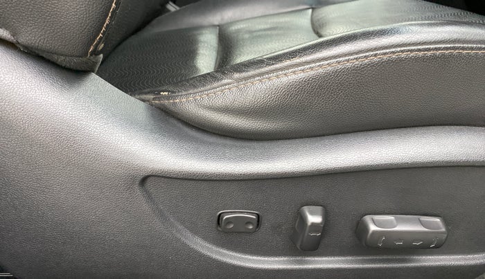 2015 Hyundai New Elantra SX 1.8 AT, Petrol, Automatic, 50,269 km, Driver Side Adjustment Panel