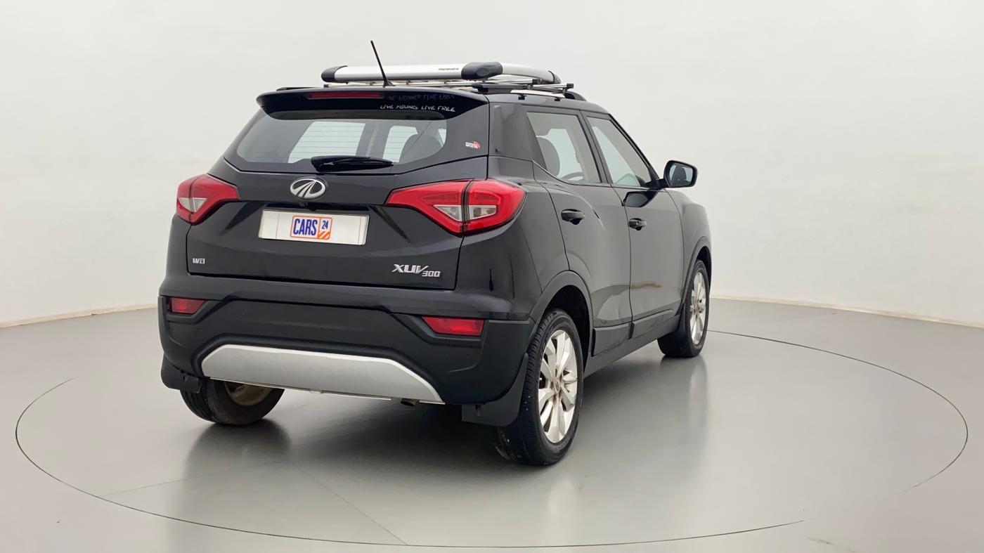 2019 Mahindra XUV300 W8 DIESEL MT, Diesel, Manual, 32,398 km, Right Back Diagonal