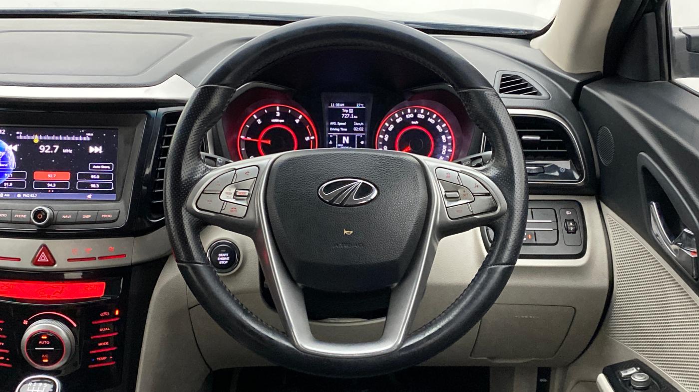 2019 Mahindra XUV300 W8 DIESEL MT, Diesel, Manual, 32,398 km, Steering Wheel Close Up