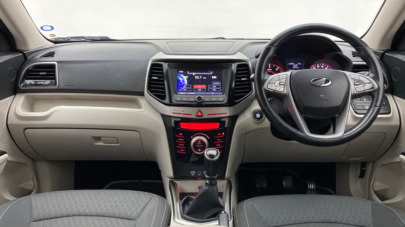 2019 Mahindra XUV300 W8 DIESEL MT, Diesel, Manual, 32,398 km, Dashboard