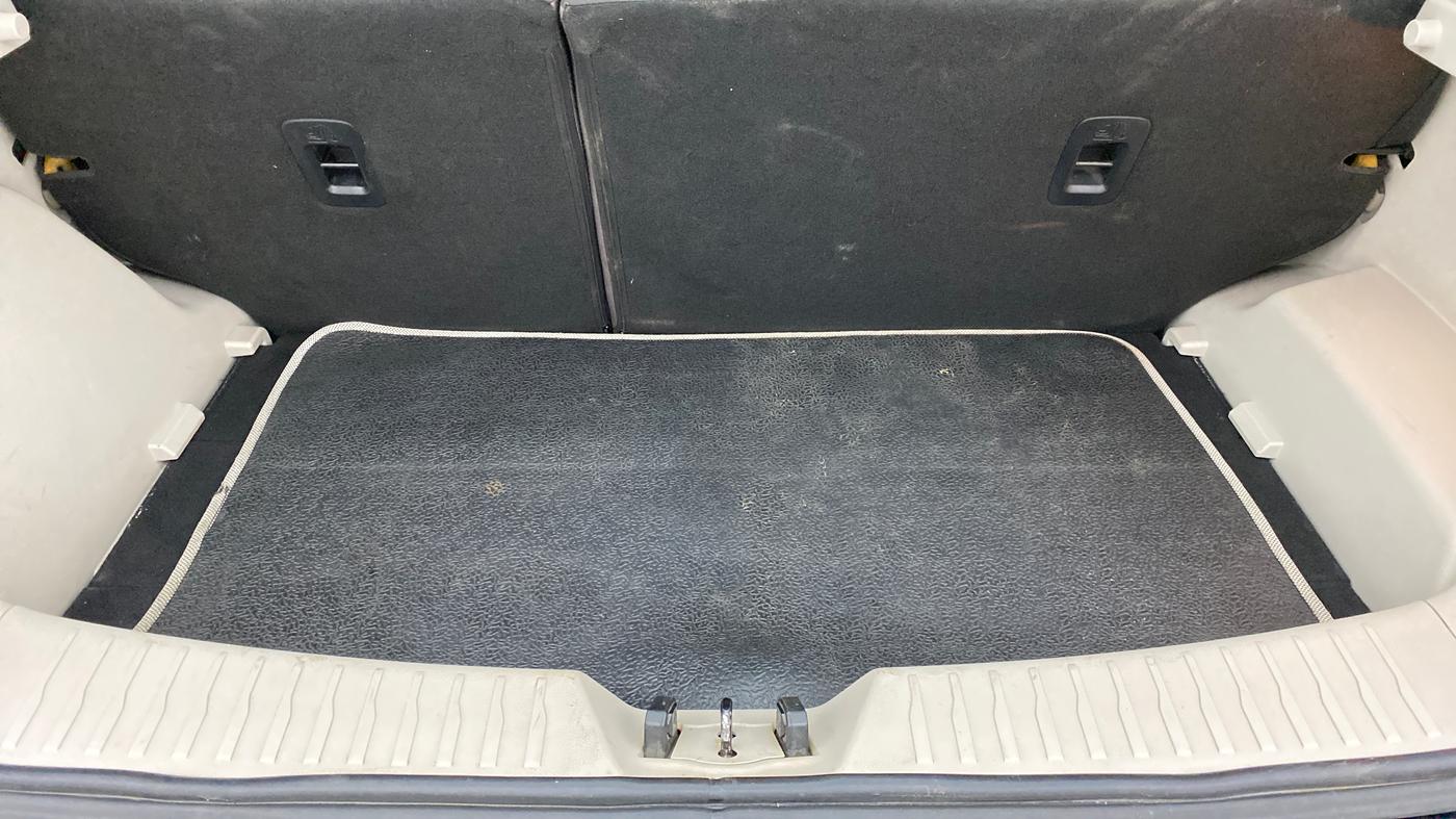 2019 Mahindra XUV300 W8 DIESEL MT, Diesel, Manual, 32,398 km, Boot Inside
