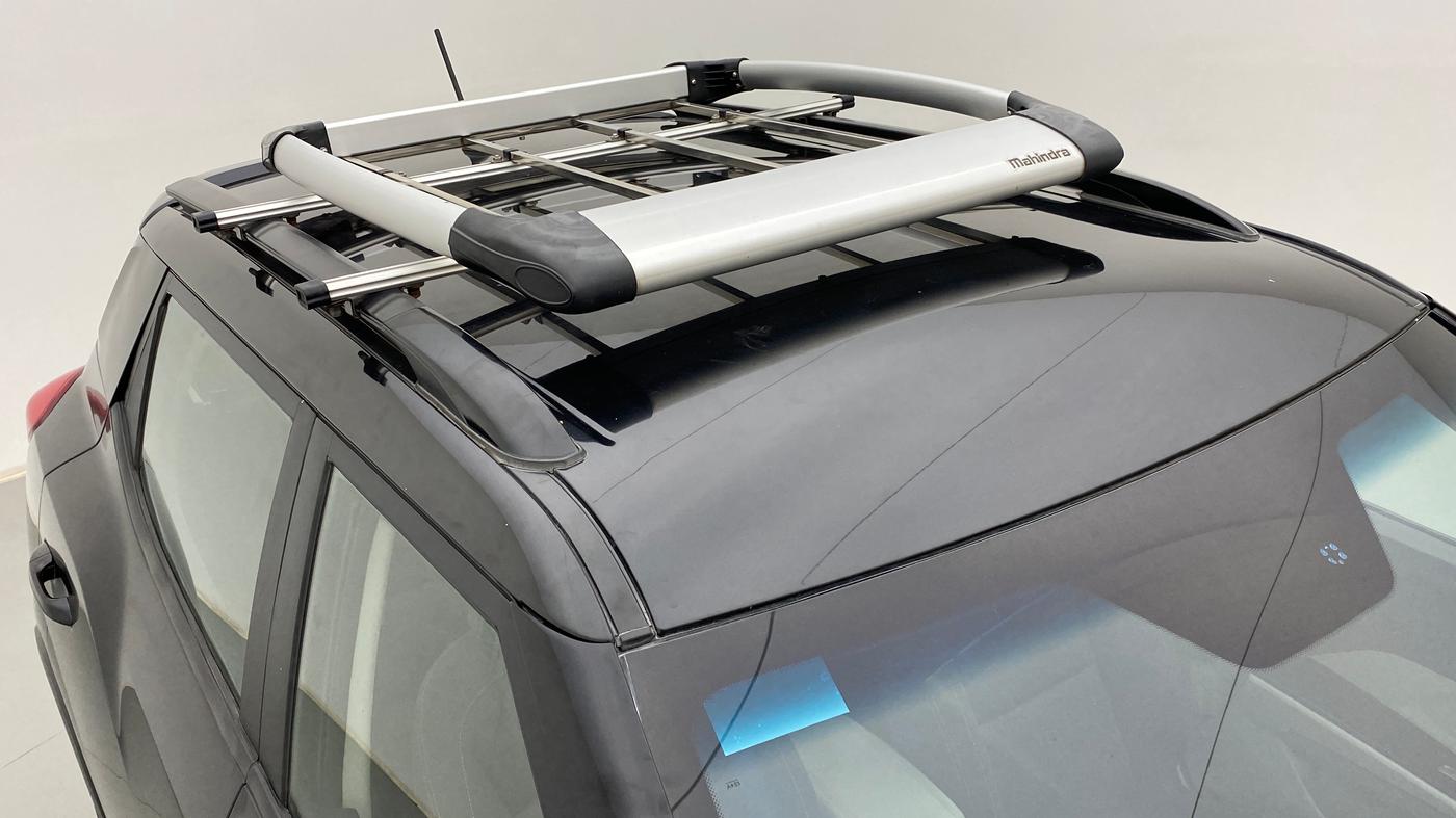 2019 Mahindra XUV300 W8 DIESEL MT, Diesel, Manual, 32,398 km, Roof