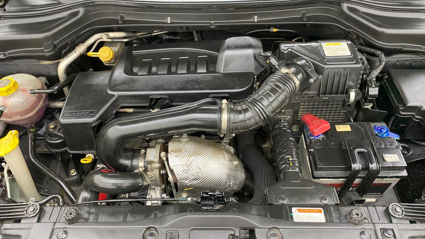 2019 Mahindra XUV300 W8 DIESEL MT, Diesel, Manual, 32,398 km, Open Bonet