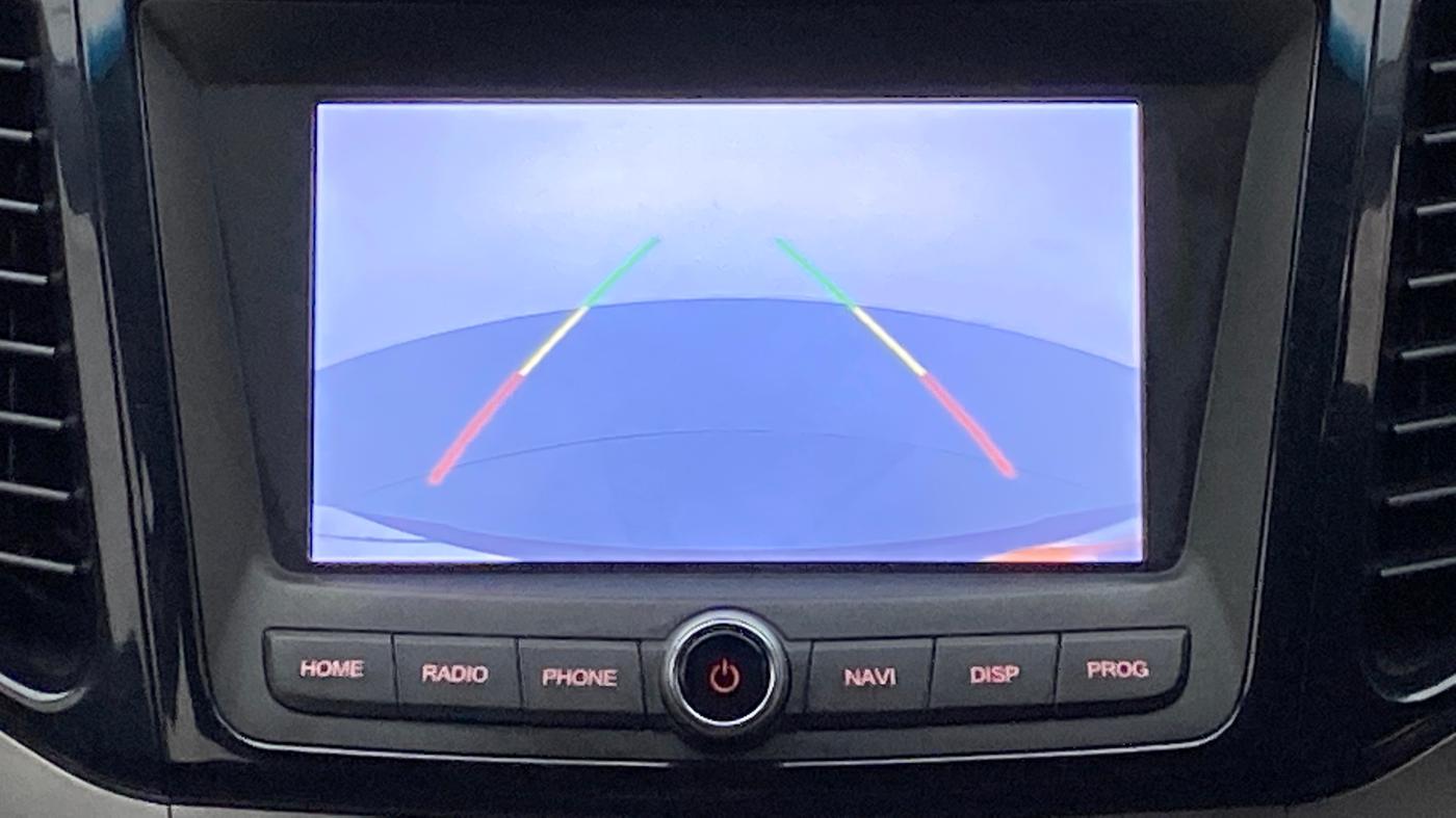 2019 Mahindra XUV300 W8 DIESEL MT, Diesel, Manual, 32,398 km, Parking Camera