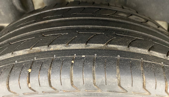 2018 Maruti Swift ZXI (AMT), Petrol, Automatic, 65,649 km, Right Rear Tyre Tread