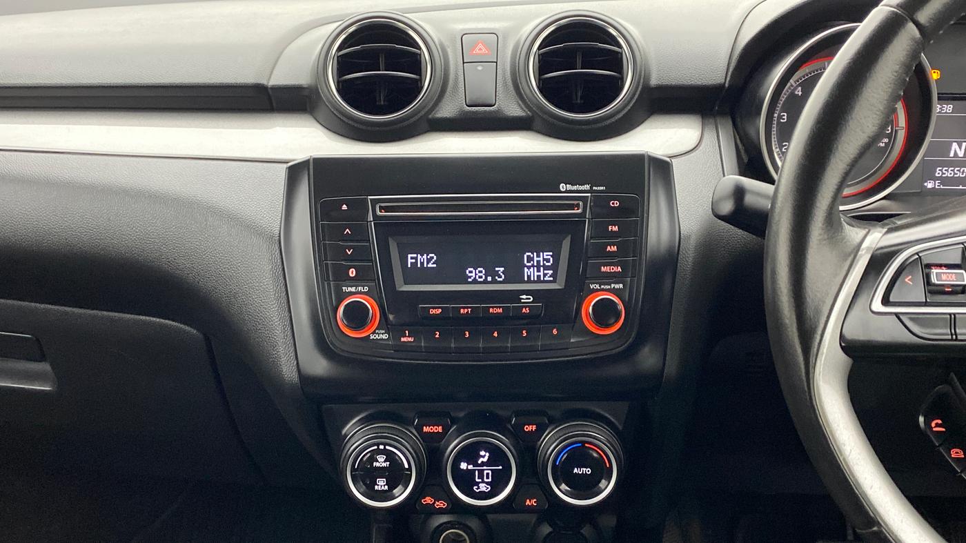 2018 Maruti Swift ZXI (AMT), Petrol, Automatic, 65,649 km, Air Conditioner