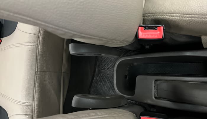 2015 Hyundai i10 MAGNA 1.1, Petrol, Manual, 28,802 km, Driver Side Adjustment Panel