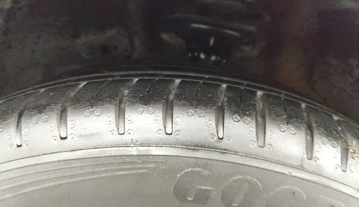 2023 MG HECTOR PLUS SHARP PRO 1.5 PETROL TURBO CVT 7 STR, Petrol, Automatic, 22,912 km, Left Front Tyre Tread