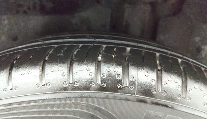 2023 MG HECTOR PLUS SHARP PRO 1.5 PETROL TURBO CVT 7 STR, Petrol, Automatic, 22,912 km, Left Rear Tyre Tread