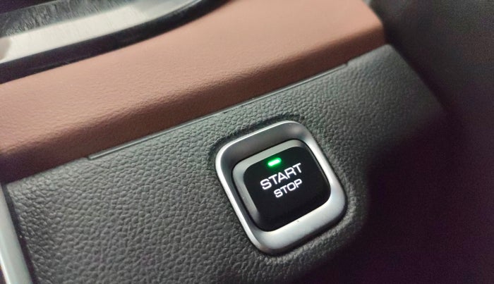 2023 MG HECTOR PLUS SHARP PRO 1.5 PETROL TURBO CVT 7 STR, Petrol, Automatic, 22,912 km, Keyless Start/ Stop Button