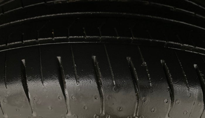 2024 Hyundai VENUE SX 1.2 PETROL, Petrol, Manual, 7,699 km, Left Front Tyre Tread