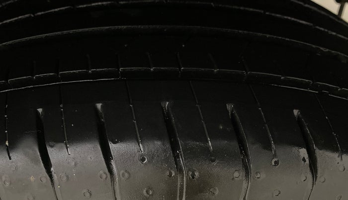 2024 Hyundai VENUE SX 1.2 PETROL, Petrol, Manual, 7,699 km, Left Rear Tyre Tread