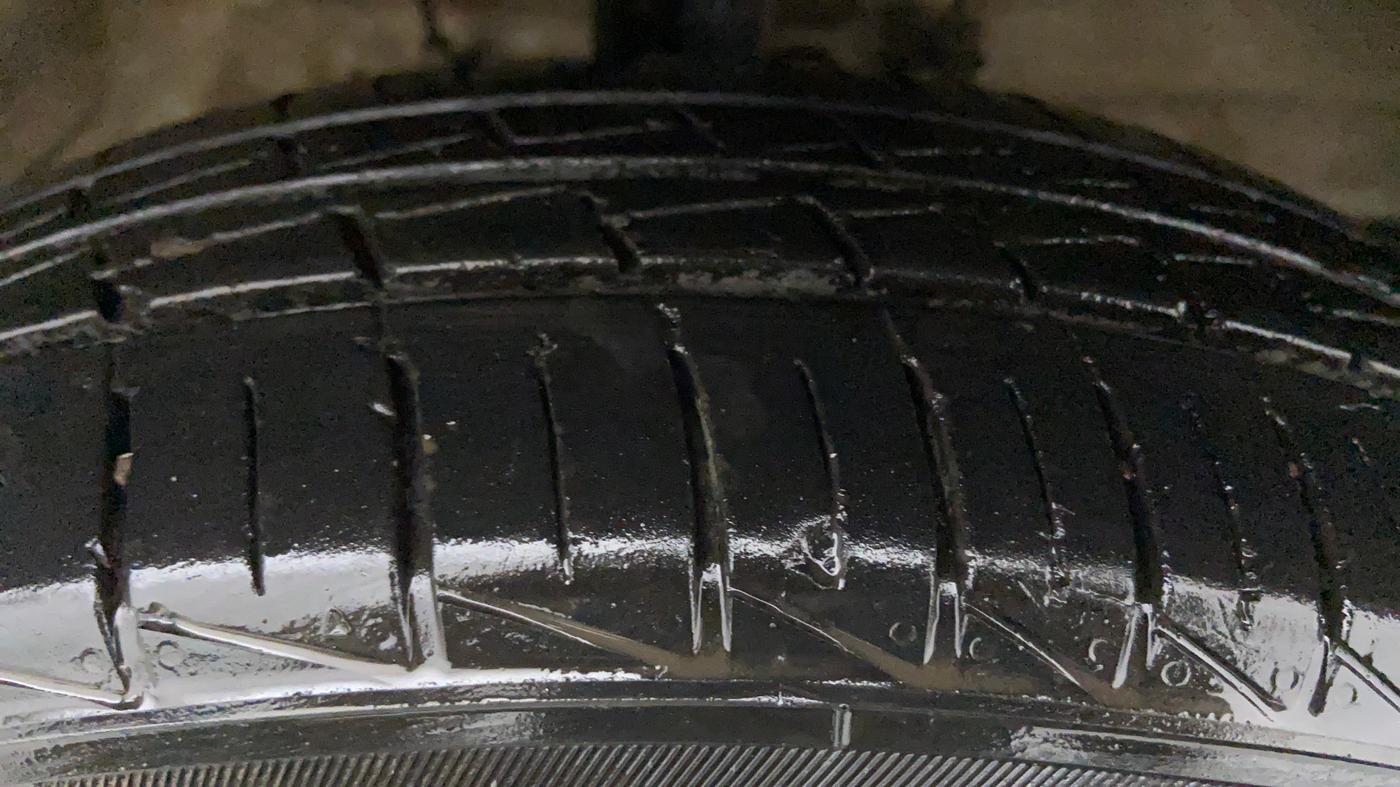 2021 Maruti S PRESSO LXI CNG, CNG, Manual, 32,249 km, Right Front Tyre Tread