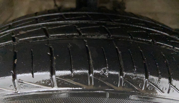 2021 Maruti S PRESSO LXI CNG, CNG, Manual, 32,249 km, Right Front Tyre Tread