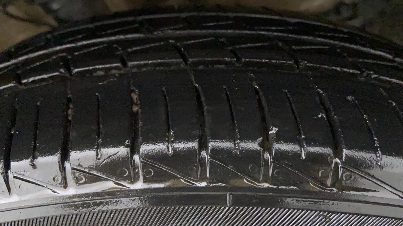 2021 Maruti S PRESSO LXI CNG, CNG, Manual, 32,249 km, Left Front Tyre Tread