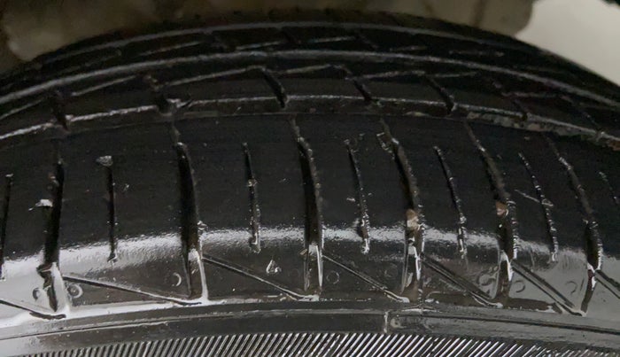 2021 Maruti S PRESSO LXI CNG, CNG, Manual, 32,249 km, Left Rear Tyre Tread