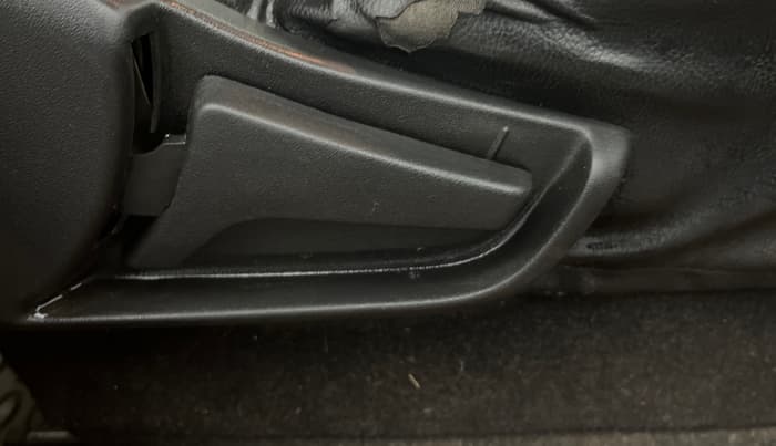 2019 Maruti S PRESSO VXI+, CNG, Manual, 57,087 km, Driver Side Adjustment Panel