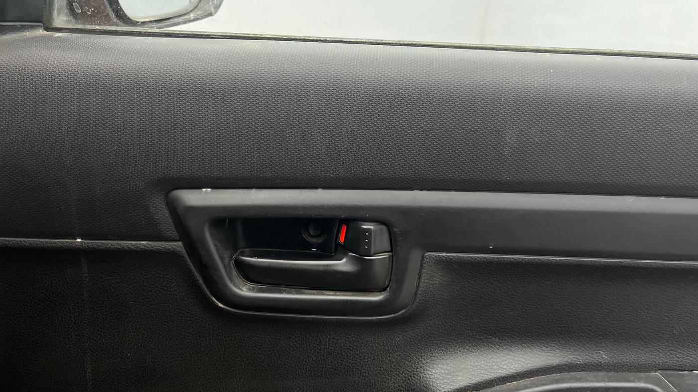 2019 Maruti S PRESSO VXI+, CNG, Manual, 57,087 km, Driver Side Door Panels Control