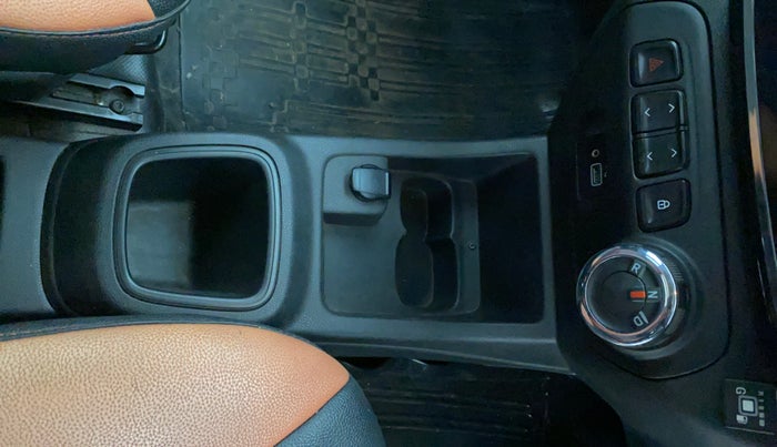 2018 Renault Kwid RXT 1.0 AMT (O), CNG, Automatic, 62,800 km, Gear Lever