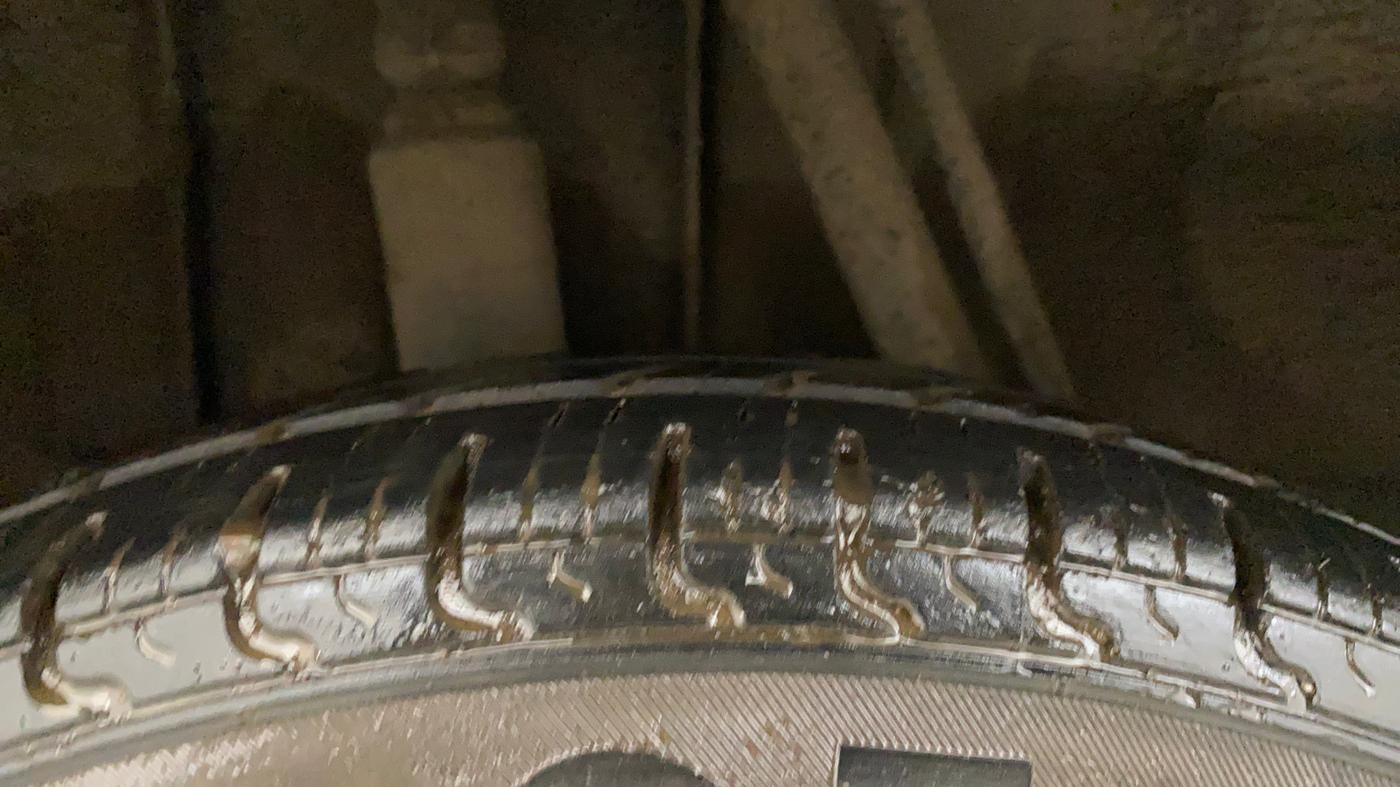 2018 Renault Kwid RXT 1.0 AMT (O), CNG, Automatic, 62,800 km, Right Rear Tyre Tread