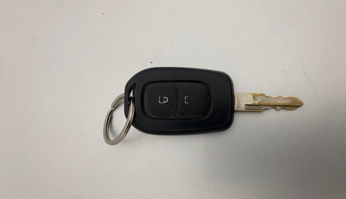 2018 Renault Kwid RXT 1.0 AMT (O), CNG, Automatic, 62,800 km, Key Close Up