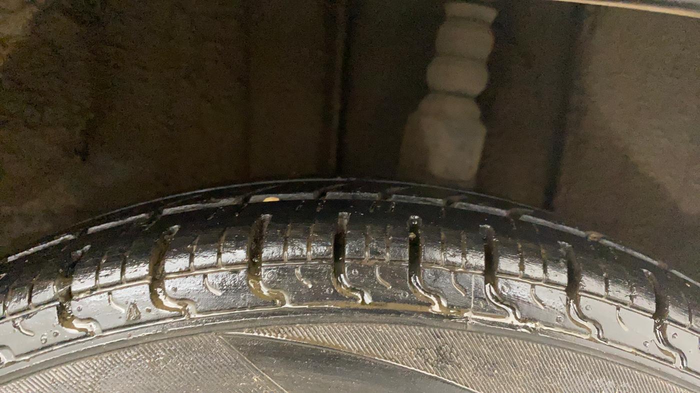 2018 Renault Kwid RXT 1.0 AMT (O), CNG, Automatic, 62,800 km, Left Rear Tyre Tread
