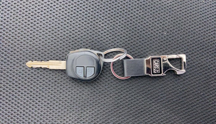 2011 Maruti Wagon R 1.0 VXI, Petrol, Manual, 70,353 km, Key Close up