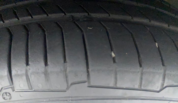 2016 Nissan Micra XV CVT, Petrol, Automatic, 61,280 km, Right Front Tyre Tread