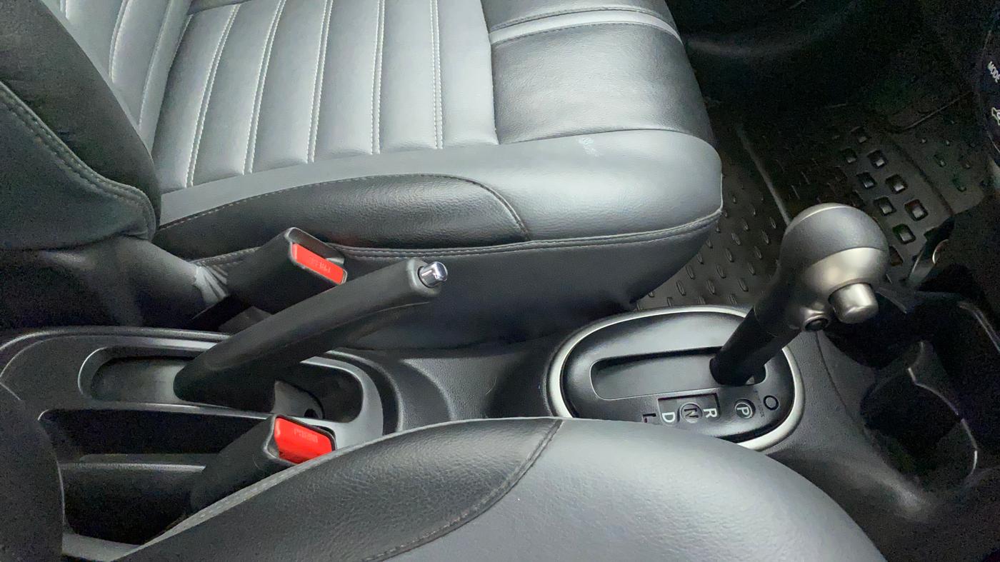 2016 Nissan Micra XV CVT, Petrol, Automatic, 61,280 km, Gear Lever