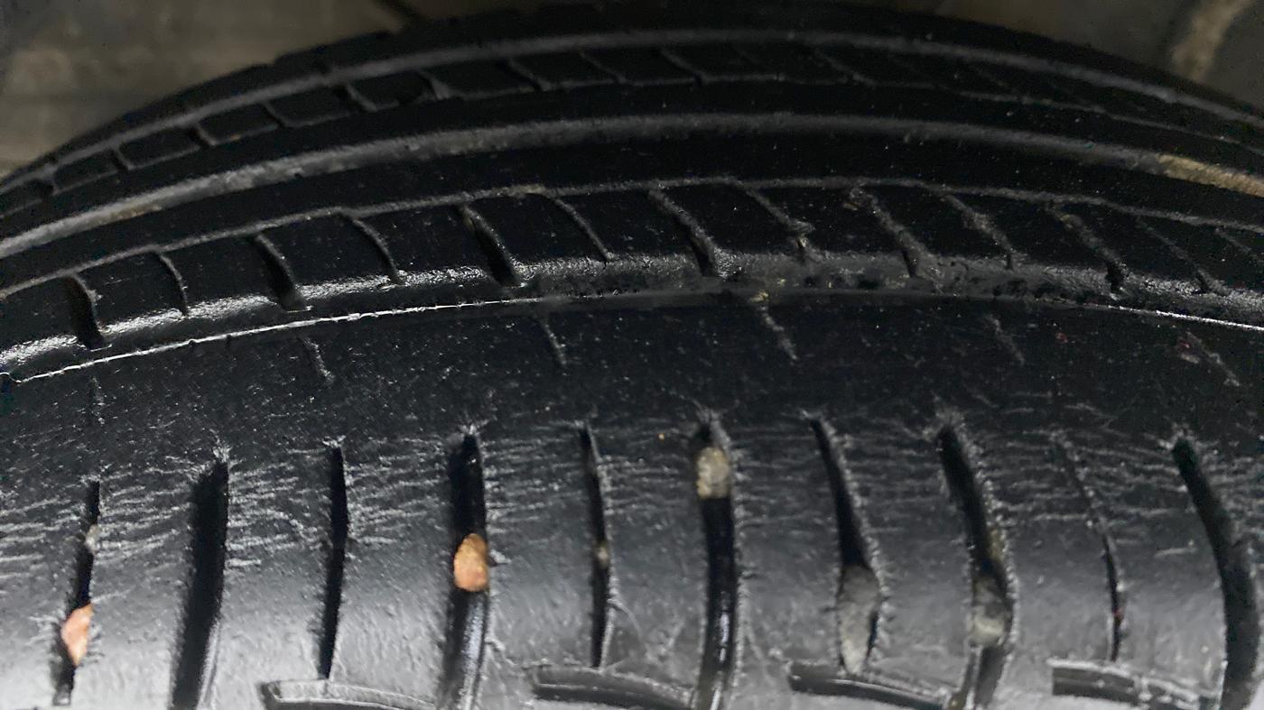 2017 Maruti Baleno DELTA 1.2 K12, Petrol, Manual, 21,344 km, Left Front Tyre Tread