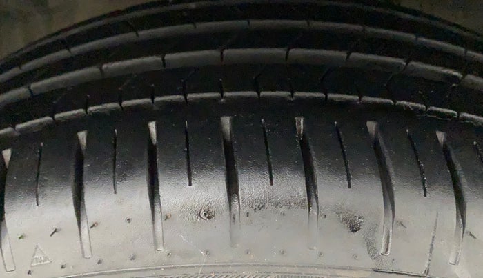 2021 Maruti Baleno ZETA PETROL 1.2, Petrol, Manual, 11,464 km, Right Front Tyre Tread