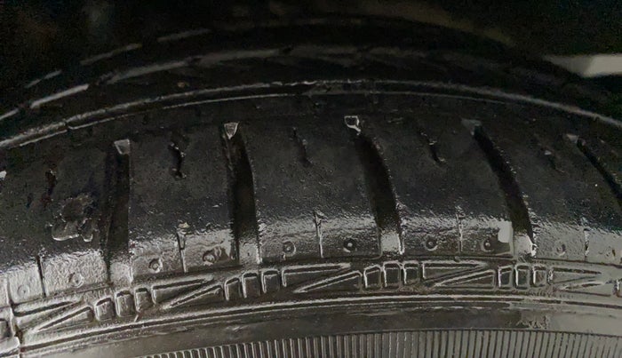 2013 Volkswagen Polo GT TSI 1.2 PETROL AT, Petrol, Automatic, 56,628 km, Left Rear Tyre Tread