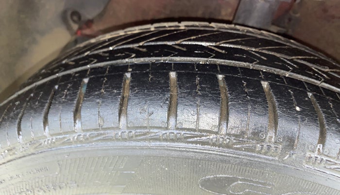 2018 Hyundai Xcent S AT 1.2, Petrol, Automatic, 26,828 km, Left Front Tyre Tread