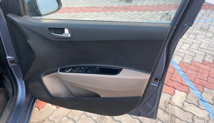 2016 Hyundai Grand i10 SPORTZ 1.2 KAPPA VTVT, Petrol, Manual, 48,070 km, Driver Side Door Panels Control