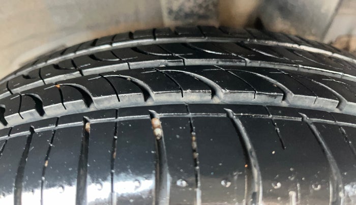 2016 Hyundai Grand i10 SPORTZ 1.2 KAPPA VTVT, Petrol, Manual, 48,070 km, Left Rear Tyre Tread