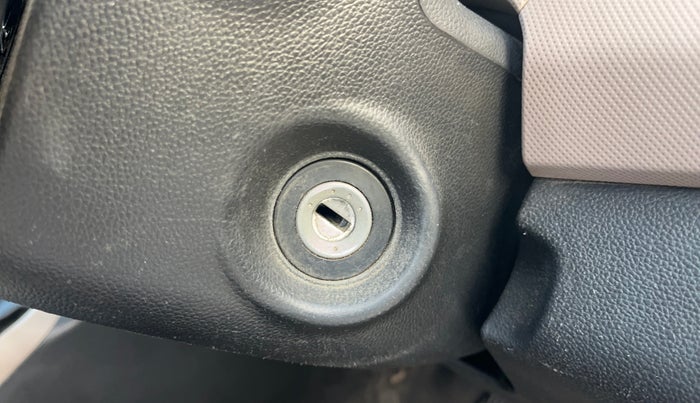 2016 Hyundai Grand i10 SPORTZ 1.2 KAPPA VTVT, Petrol, Manual, 48,070 km, Keyless Start/ Stop Button