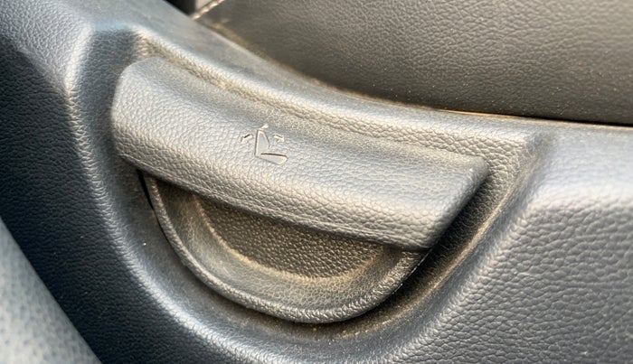 2016 Hyundai Grand i10 SPORTZ 1.2 KAPPA VTVT, Petrol, Manual, 48,070 km, Driver Side Adjustment Panel