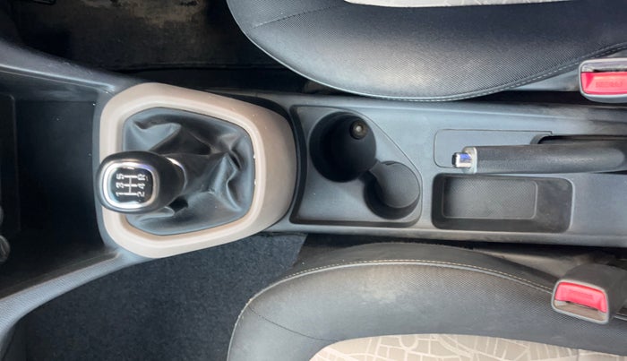 2016 Hyundai Grand i10 SPORTZ 1.2 KAPPA VTVT, Petrol, Manual, 48,070 km, Gear Lever