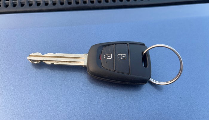 2016 Hyundai Grand i10 SPORTZ 1.2 KAPPA VTVT, Petrol, Manual, 48,070 km, Key Close Up